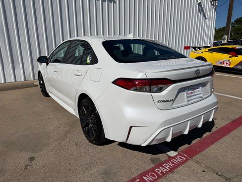 Used 2023 Toyota Corolla SE FWD image 4