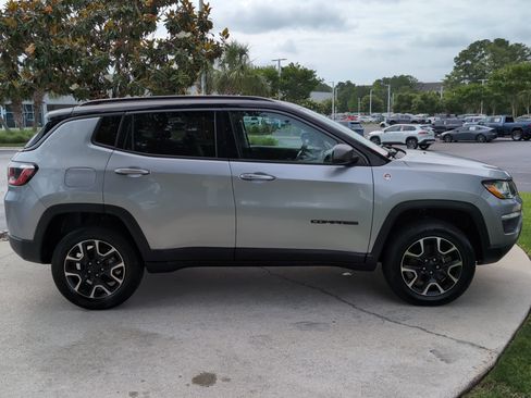 Used 2020 Jeep Compass Trailhawk AWD/4WD image 11