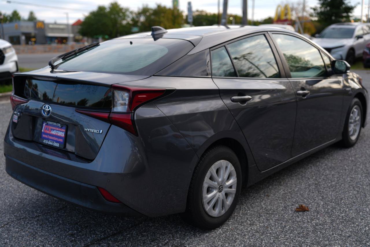 Used 2022 Toyota Prius LE FWD image 5