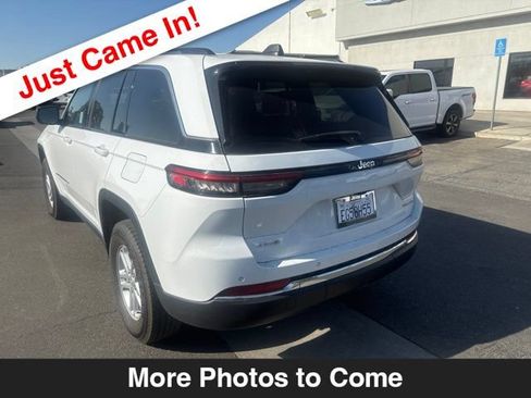 Used 2023 Jeep Grand Cherokee Laredo AWD/4WD image 3