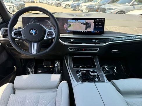 Used 2026 BMW X7 xDrive40i w/ M Sport Package AWD/4WD image 30