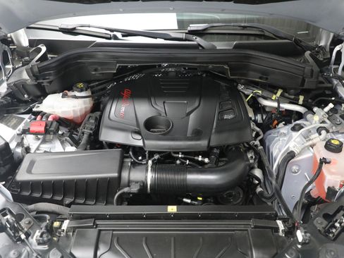 Used 2022 Alfa Romeo Stelvio Sprint image 19