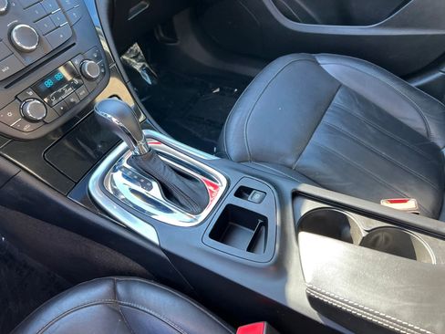 Used 2012 Buick Regal Leather image 14