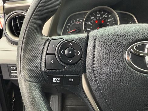 Used 2015 Toyota RAV4 LE image 25