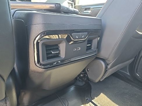 Used 2025 GMC Sierra 1500 AT4 w/ Technology Package AWD/4WD image 17