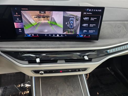 Certified 2024 BMW X7 xDrive40i w/ Premium Package AWD/4WD image 24