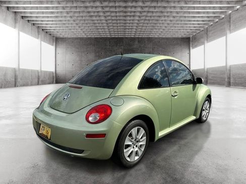 Used 2009 Volkswagen Beetle Coupe image 3