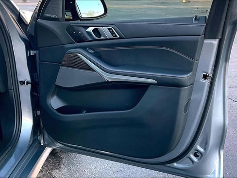 Used 2025 BMW X7 M60i image 22
