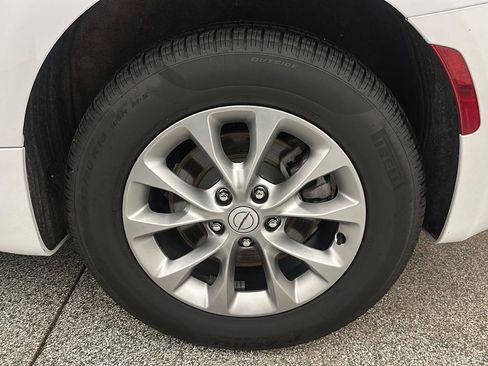 Used 2026 Chrysler Pacifica Select AWD/4WD image 11