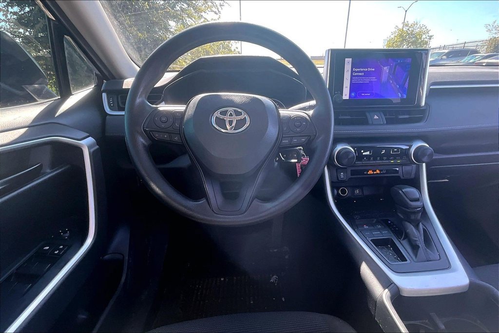 Used 2023 Toyota RAV4 LE FWD image 6