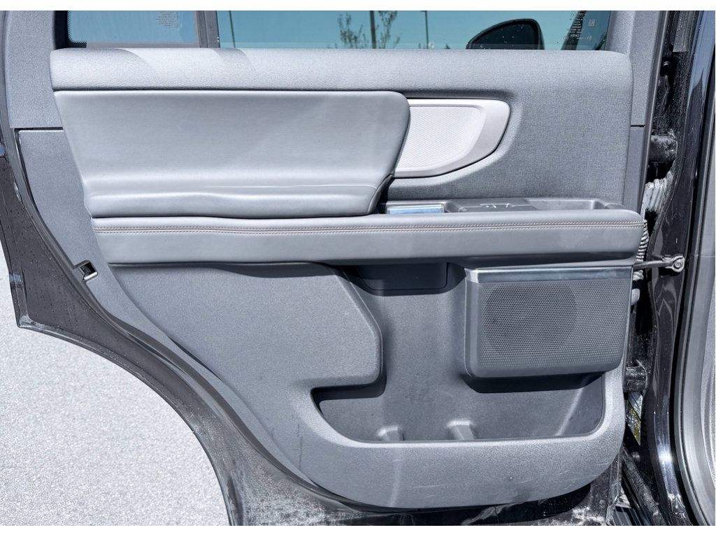 Used 2025 Ford Expedition Active AWD/4WD image 33