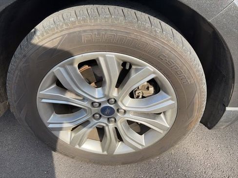 Used 2019 Ford Edge Titanium w/ Equipment Group 301A image 13