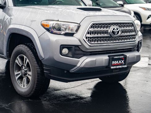 Used 2016 Toyota Tacoma TRD Sport w/ Premium & Technology Package RWD image 6