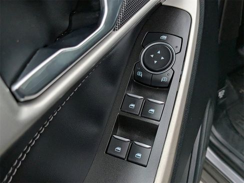 Used 2022 Ford Explorer XLT w/ Equipment Group 202A image 11