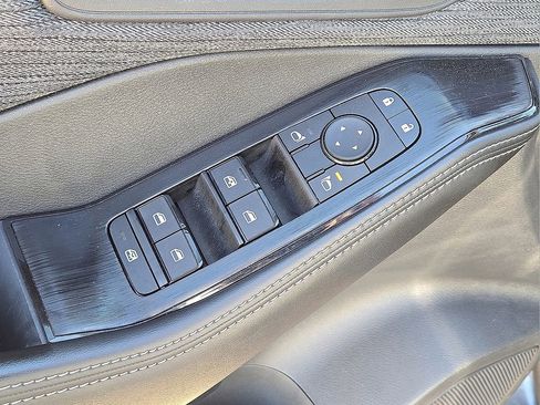 Used 2023 Nissan Rogue SV image 22