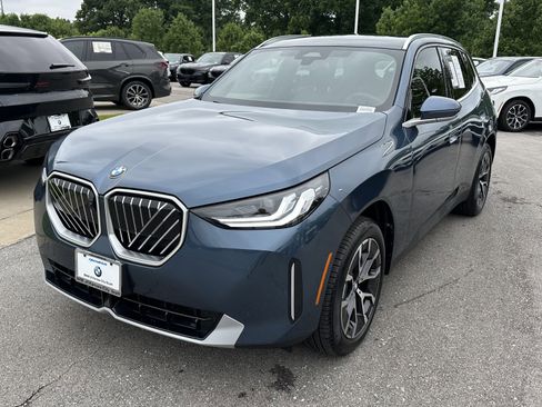 Certified 2025 BMW X3 xDrive30 w/ Premium Package AWD/4WD image 5