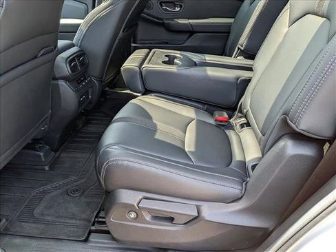 Used 2025 Honda Pilot Touring image 20