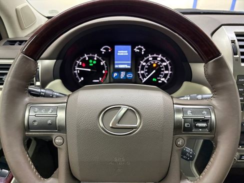 Used 2019 Lexus GX 460 Premium w/ Premium Package image 29