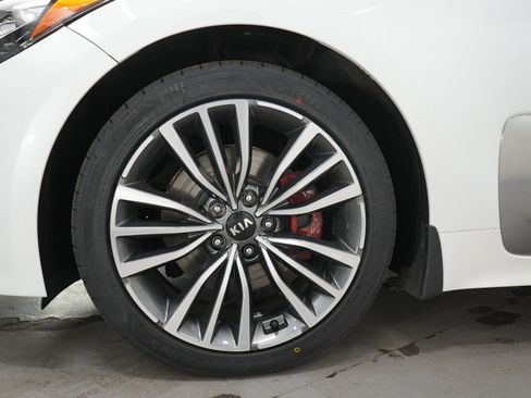 Used 2018 Kia Stinger Premium AWD/4WD image 31