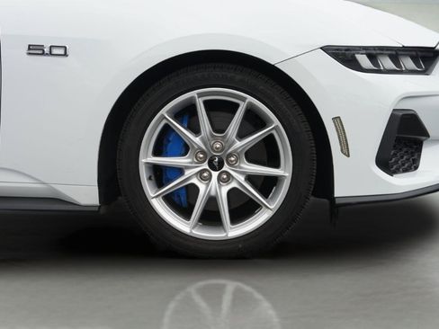 Used 2024 Ford Mustang GT Premium RWD image 4
