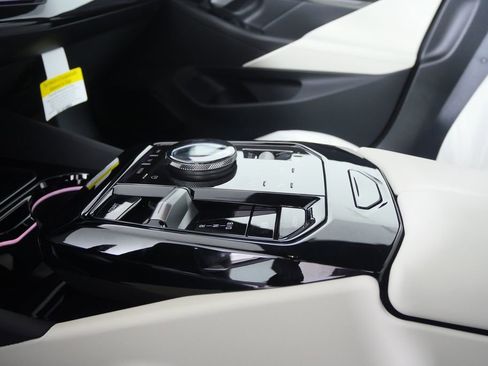 New 2026 BMW i5 eDrive40 w/ M Sport Package image 23