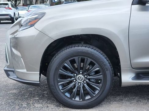 Used 2023 Lexus GX 460 Luxury w/ Sport Design Package AWD/4WD image 7