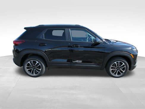 New 2026 Chevrolet TrailBlazer LT w/ LPO, Blackout Package FWD image 6