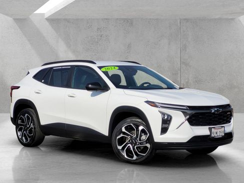 Used 2024 Chevrolet Trax RS image 1