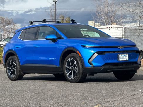 New 2026 Chevrolet Equinox EV LT image 9