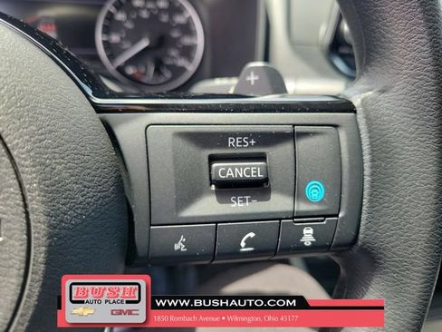 Used 2023 Nissan Rogue SV AWD/4WD image 25