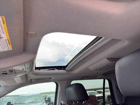 Used 2019 Chevrolet Tahoe Premier AWD/4WD image 9
