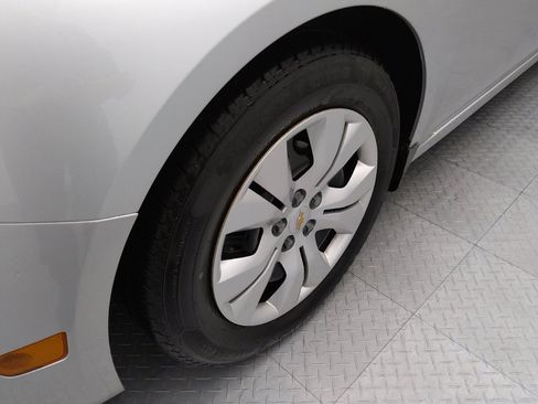 Used 2014 Chevrolet Cruze LS image 31