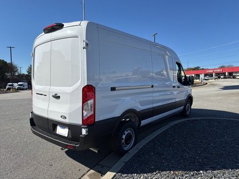 New 2026 Ford Transit 250 148 Medium Roof w/ Load Area Protection Package image 11