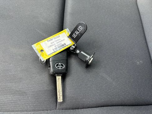 Used 2024 Toyota Corolla LE FWD image 34
