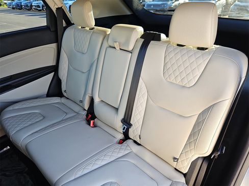 Used 2023 Ford Edge Titanium image 15