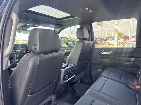Used 2025 GMC Sierra 3500 Denali w/ Technology Package image 10