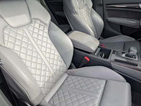 Used 2019 Audi SQ5 Prestige w/ Prestige Package image 25