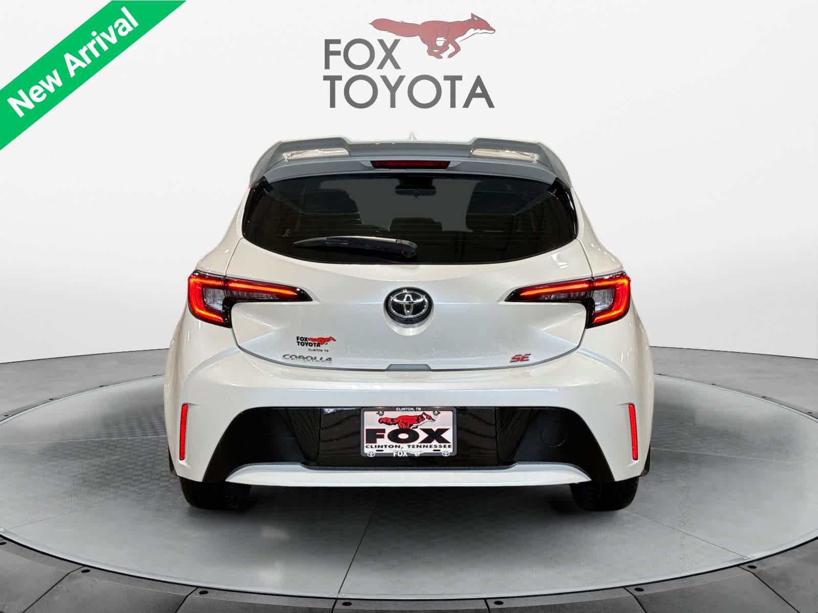 Used 2025 Toyota Corolla SE w/ SE Package FWD image 5