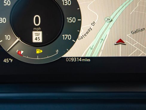 Used 2025 Land Rover Range Rover Velar Dynamic SE image 10