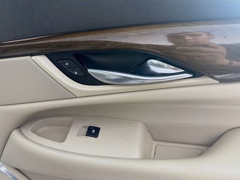 Used 2018 Cadillac Escalade Premium Luxury image 31