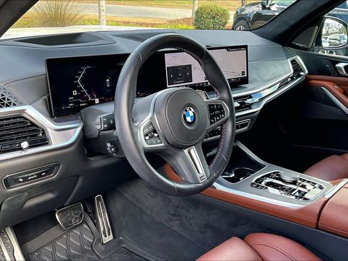 Certified 2025 BMW X7 M60i image 17