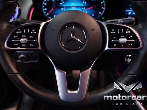 Used 2022 Mercedes-Benz GLB 250 w/ Premium Package image 34