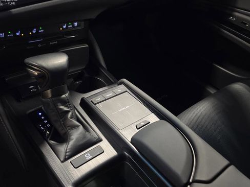 Certified 2022 Lexus ES 350 w/ Premium Package image 28