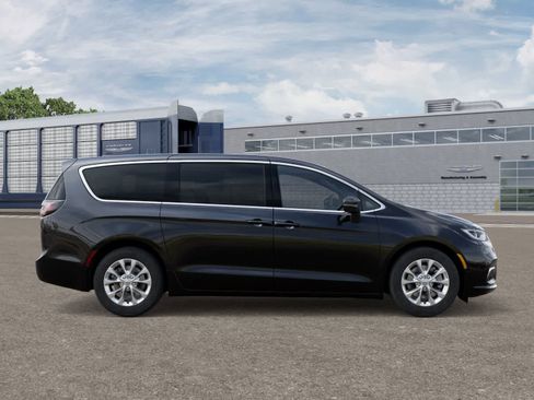 Used 2026 Chrysler Pacifica Select AWD/4WD image 21