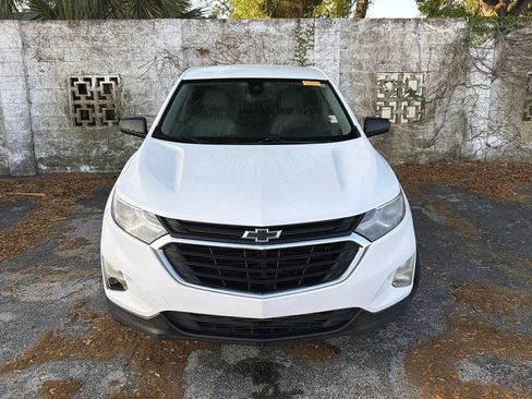 Used 2021 Chevrolet Equinox LS w/ LS Convenience Package image 2