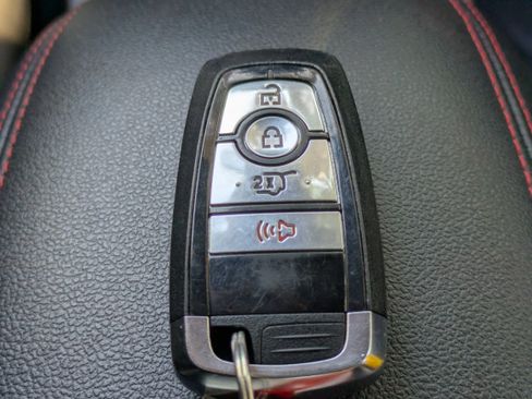 Used 2025 Ford Escape ST-Line image 31