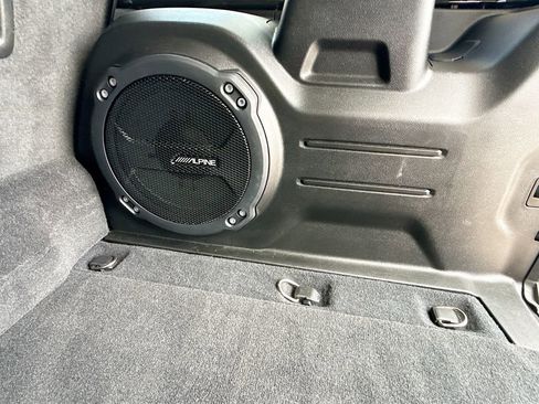 Used 2022 Jeep Wrangler Unlimited Sahara AWD/4WD image 31