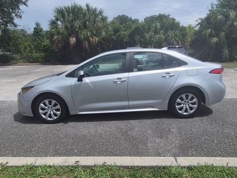 Used 2024 Toyota Corolla LE FWD image 8