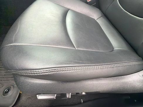 Used 2021 Toyota RAV4 XLE Premium AWD/4WD image 21