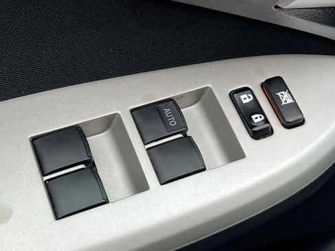 Used 2011 Toyota Corolla S image 13